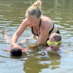 pomáháme pomocné ruce na letním příměstském plaveckém táboře